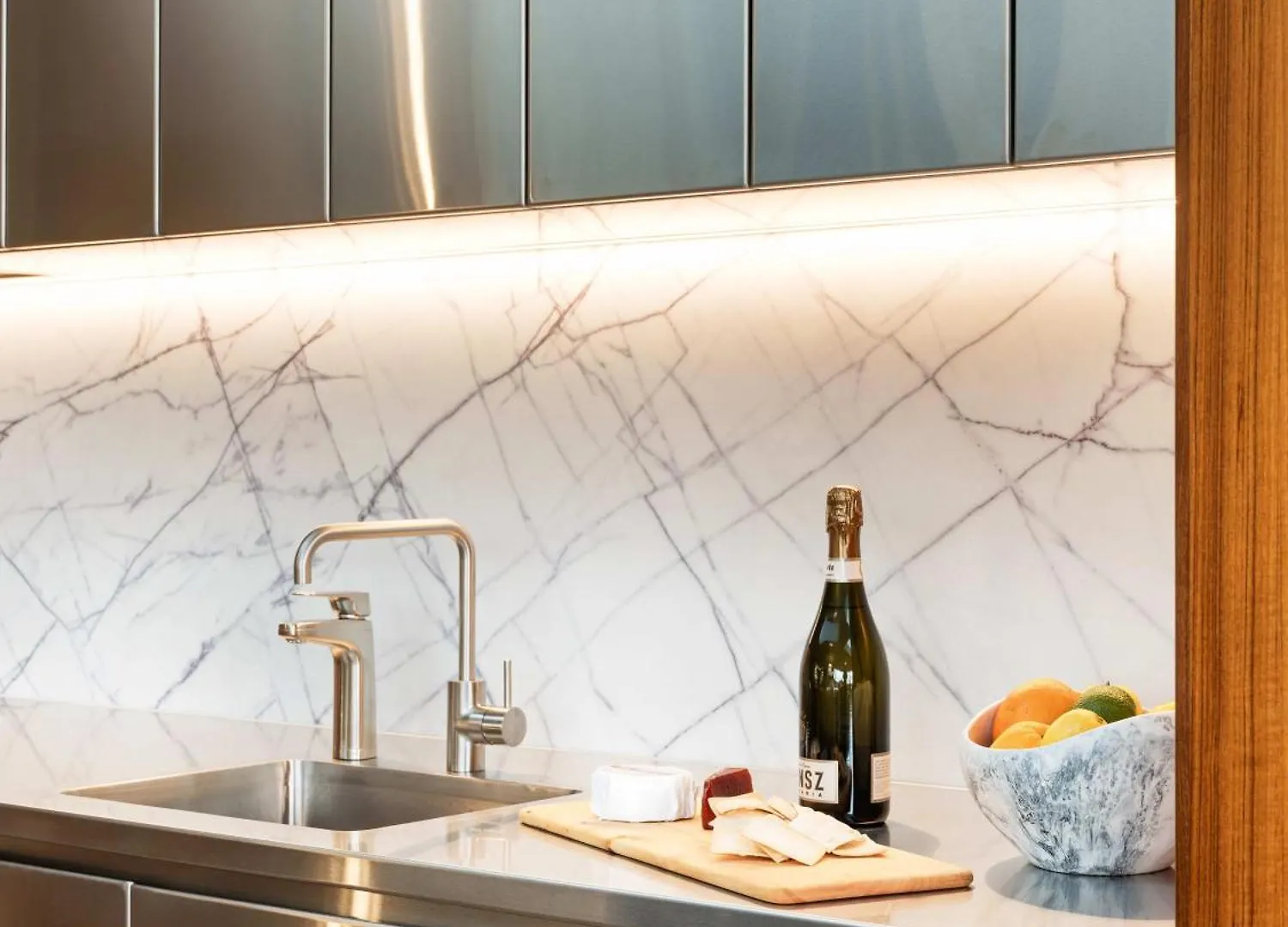 Appartamento 'Hobart' - Waterfront Penthouse With Private Heated Pool