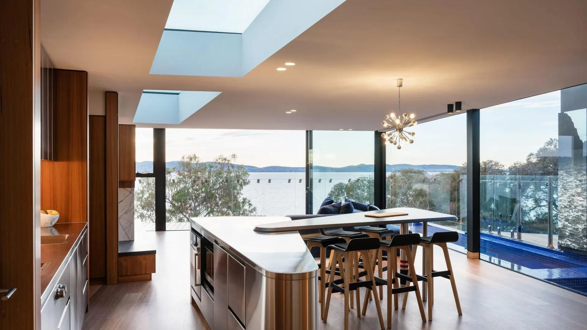 Appartamento 'Hobart' - Waterfront Penthouse With Private Heated Pool