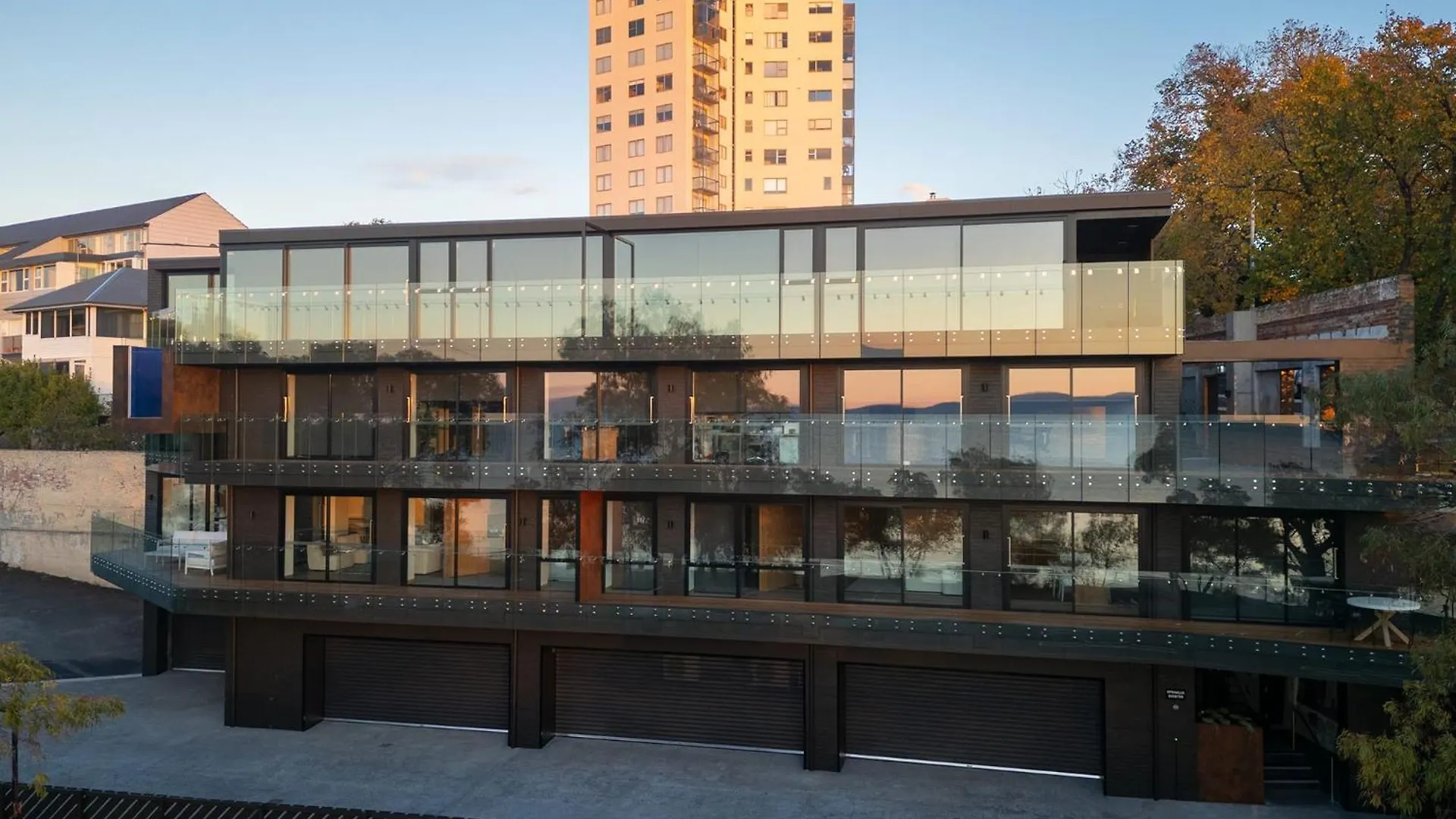 Appartamento 'Hobart' - Waterfront Penthouse With Private Heated Pool Australia